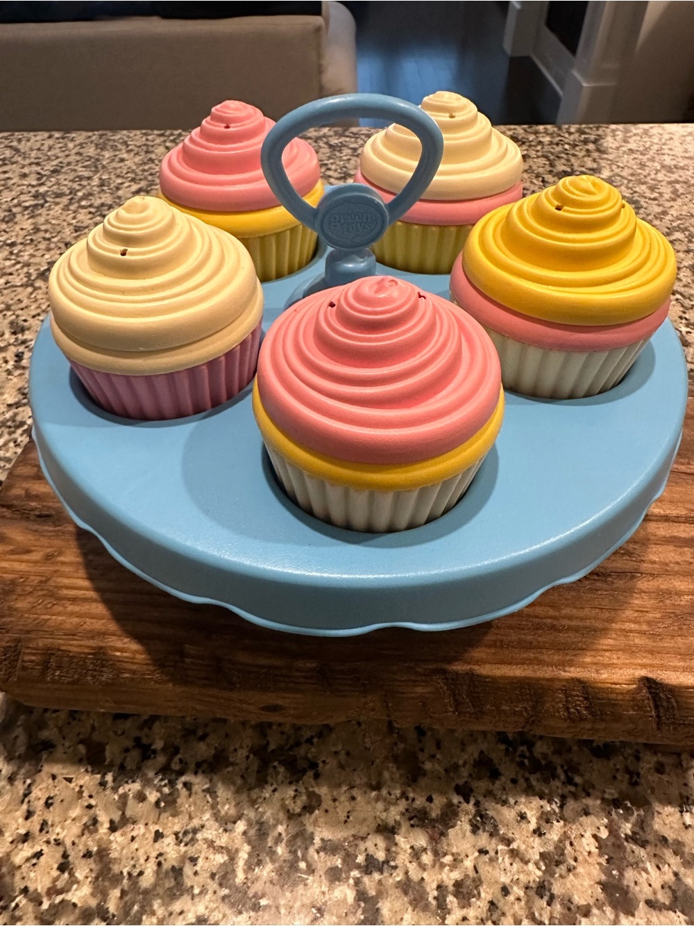 GREEN TOYS cupcake set